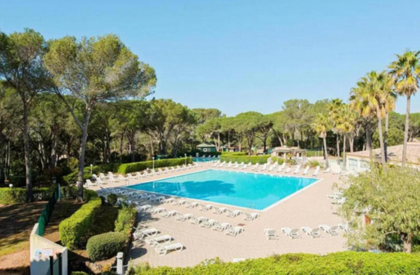 Charmant 2 Pieces Au Coeur Des Golfs De Saint Raphael 外观 照片
