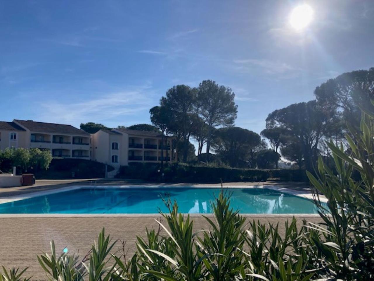 Charmant 2 Pieces Au Coeur Des Golfs De Saint Raphael 外观 照片